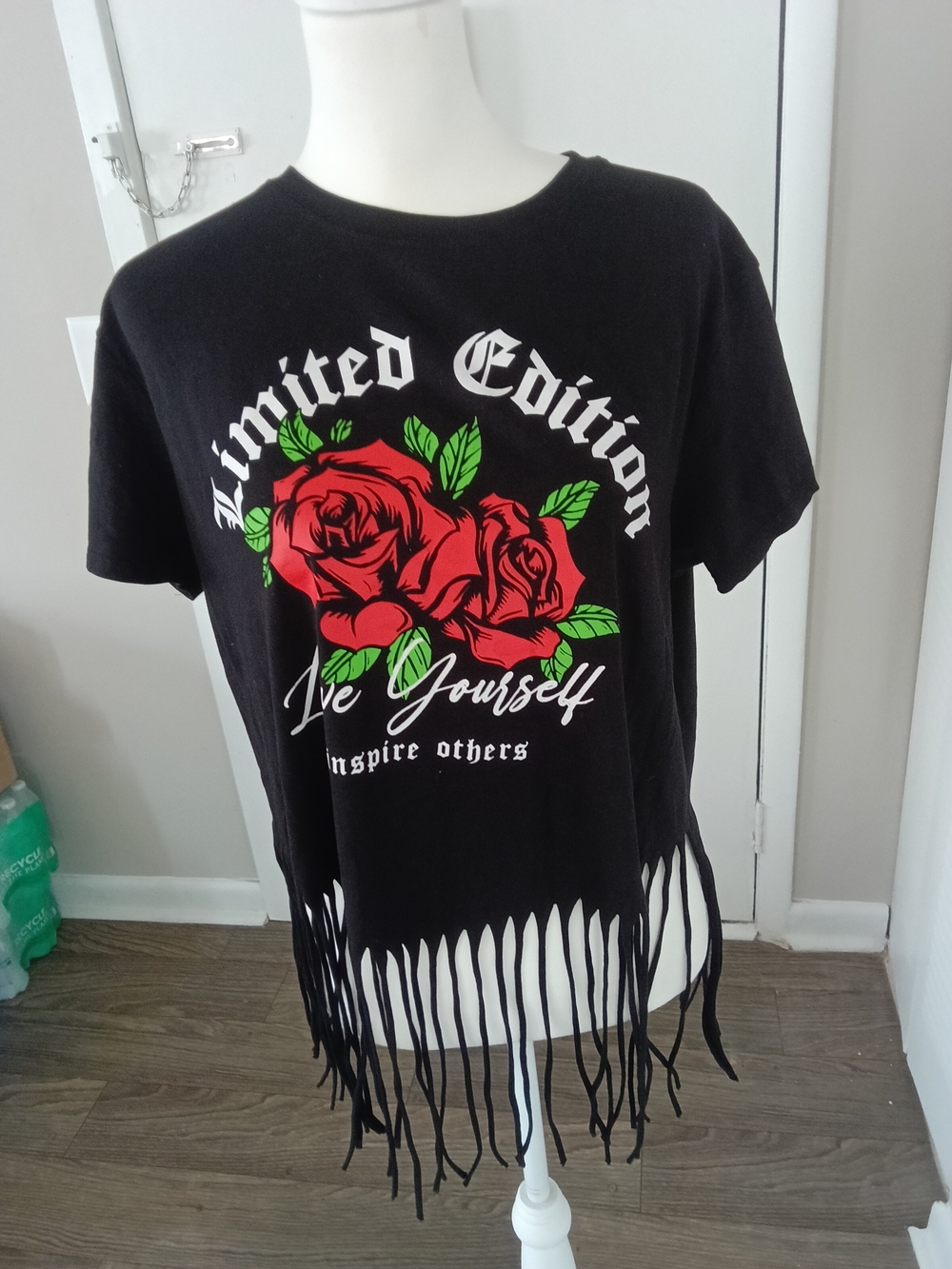 Limited Edition Rose Graphic Fringe Tee - Black & Red